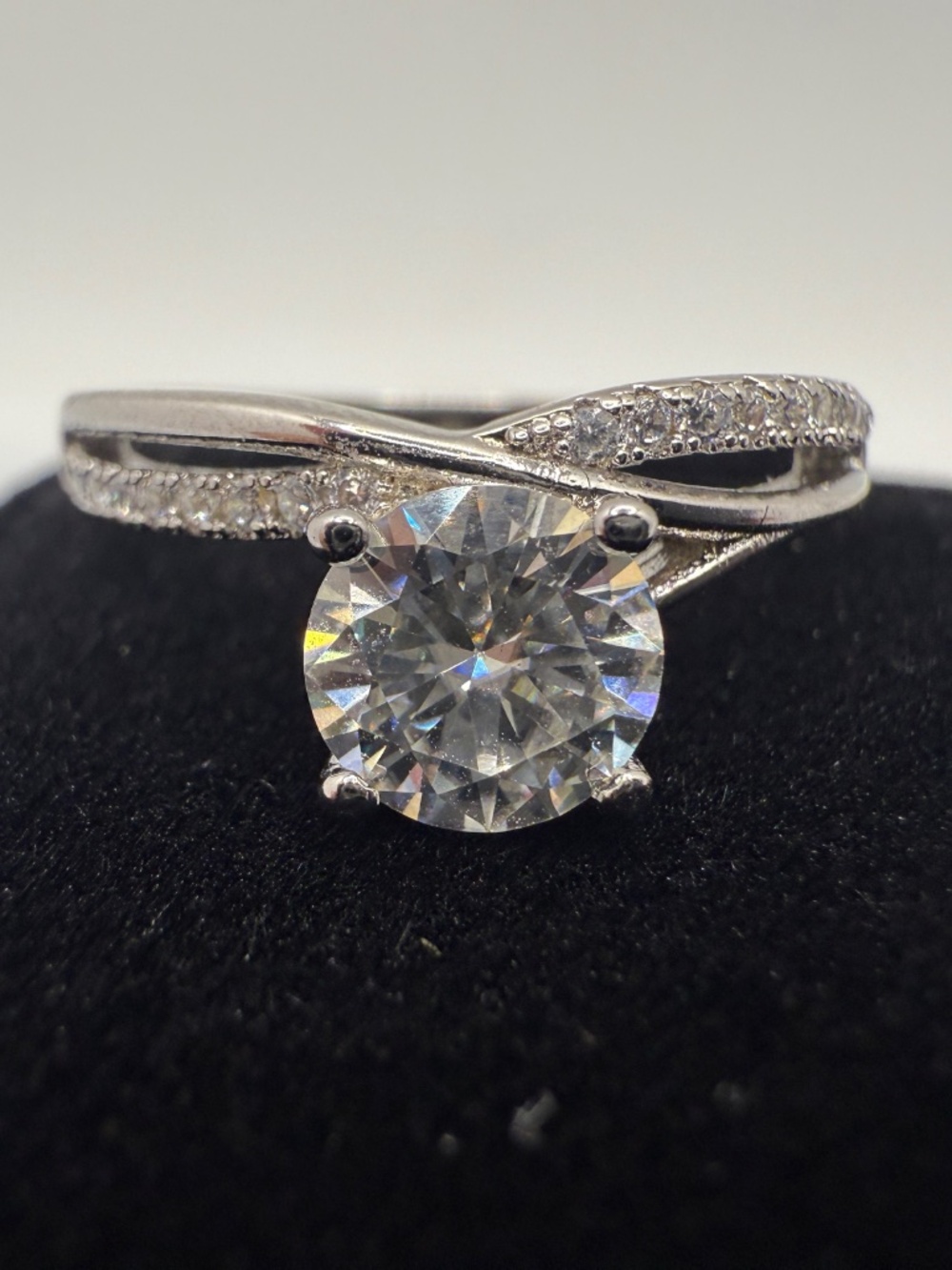 COUTURE ROUND CUT MOISSANITE RING! (SIZE 7) - Picture 10 of 16